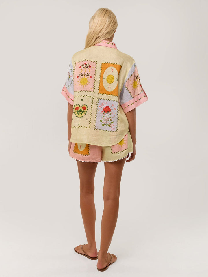 CONJUNTO DE CAMISA Y SHORTS CON CINTURÓN