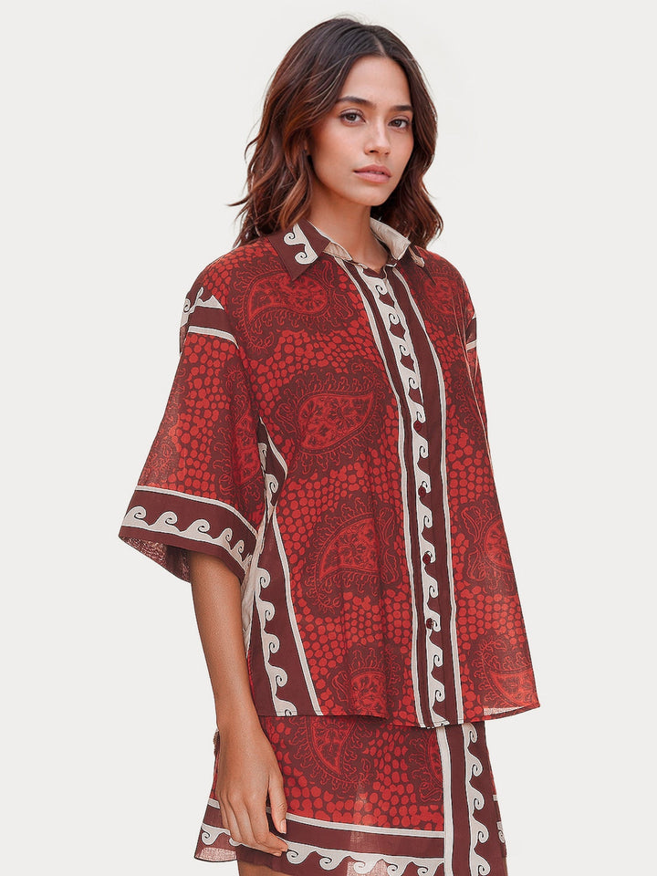 CONJUNTO DE DOS PIEZAS CON ESTAMPADO TRIBAL